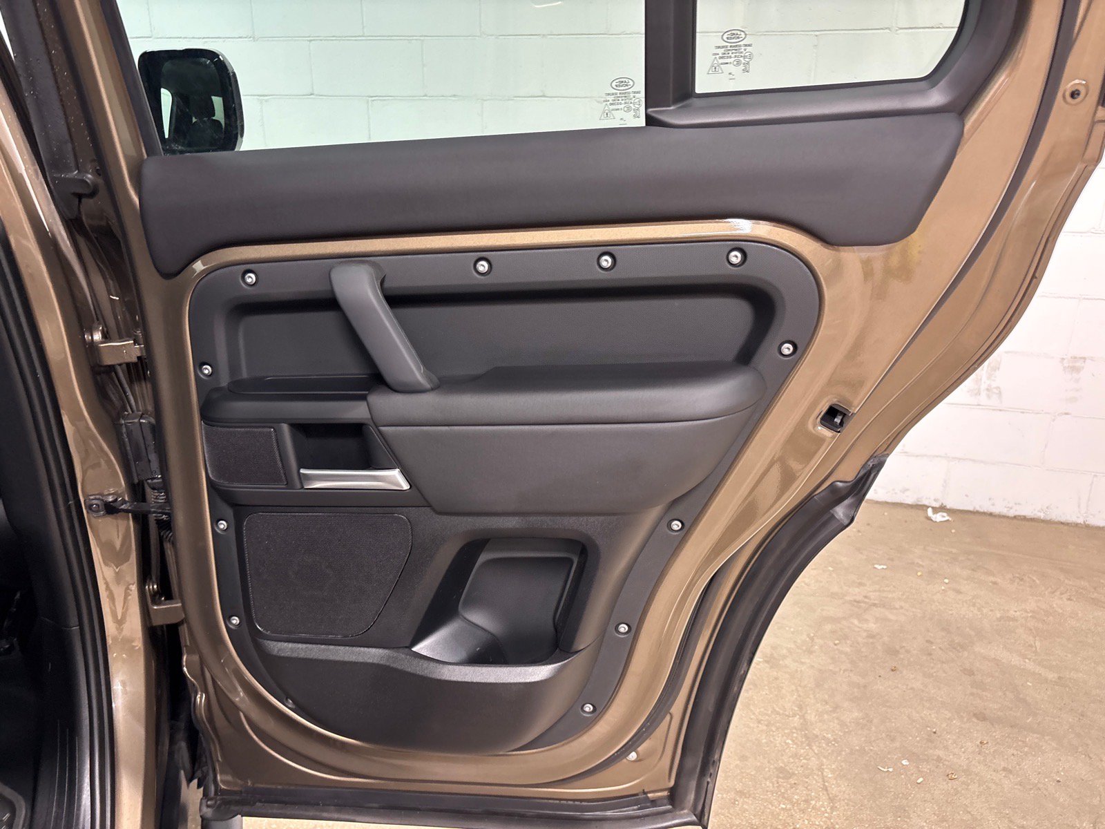 New 2025 Land Rover Defender 110 S AWD/4WD image 40