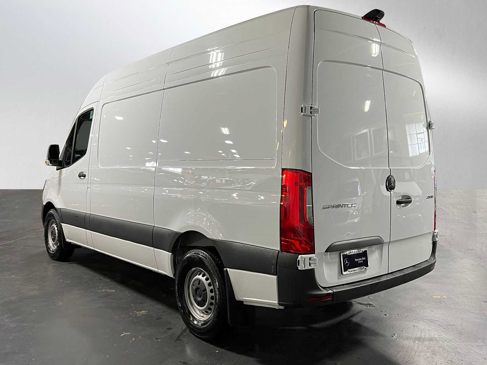 Used 2025 Mercedes-Benz Sprinter 2500 image 5