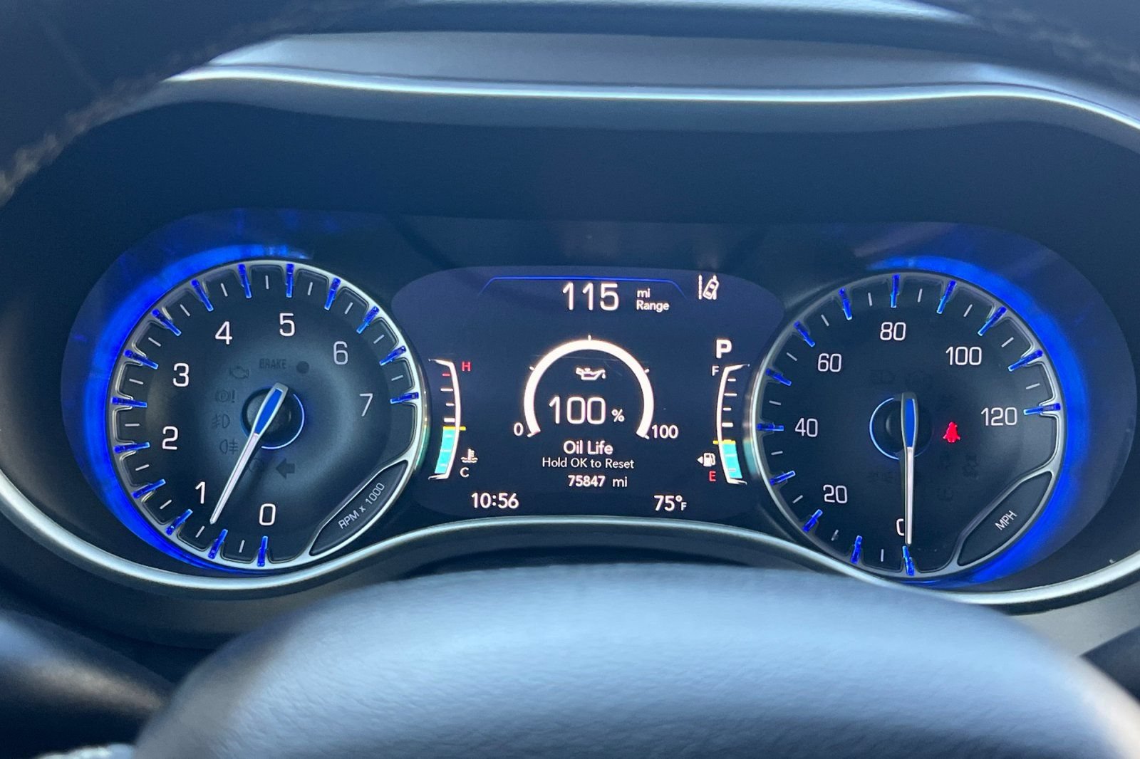 Used 2024 Chrysler Pacifica Touring-L FWD image 36