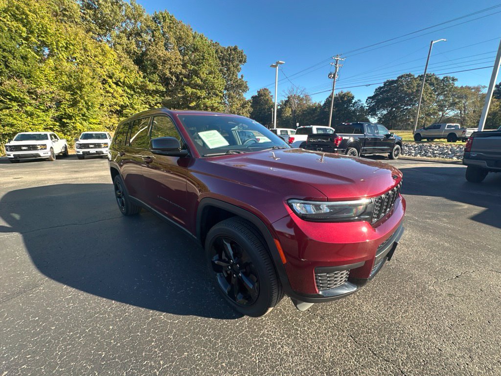 Used 2023 Jeep Grand Cherokee L Laredo AWD/4WD image 8