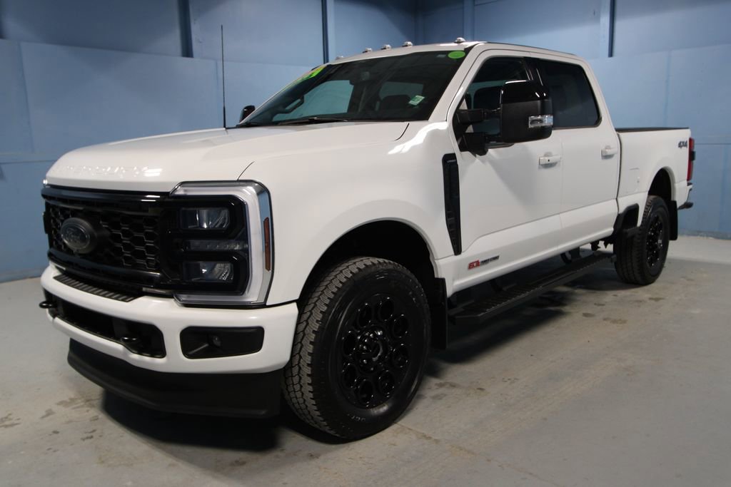 Used 2025 Ford F350 Lariat w/ Black Appearance Package image 33