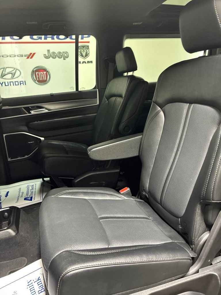 Used 2025 Jeep Wagoneer Series III w/ Premium Group I AWD/4WD image 25
