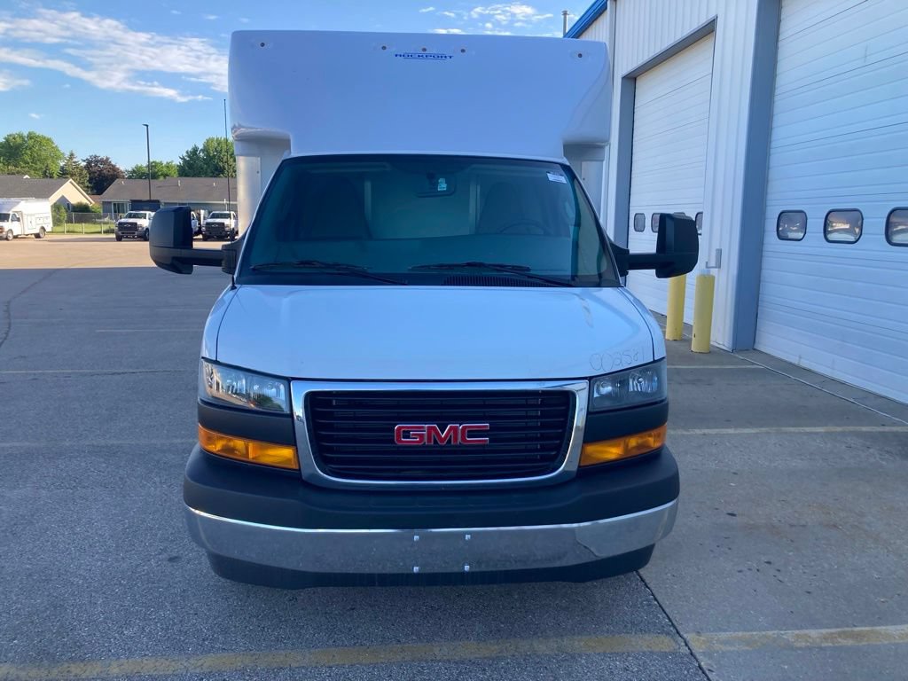 New 2026 GMC Savana 4500 w/ Power Convenience Package RWD image 5