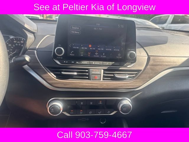 Used 2025 Nissan Altima 2.5 SV FWD image 17