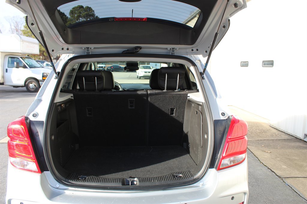 Used 2021 Chevrolet Trax LT w/ Sport Edition image 15