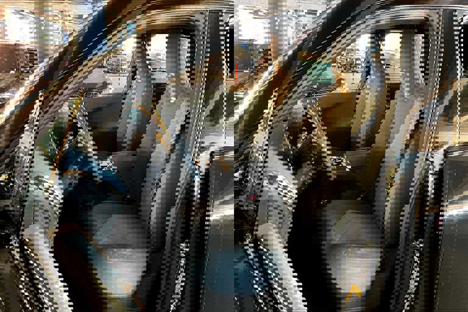 Used 2023 BMW iX xDrive50 w/ Convenience Package image 7