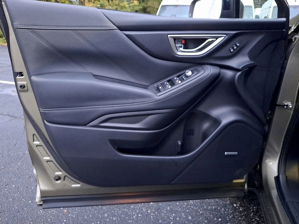 Used 2022 Subaru Forester Touring w/ Popular Package #2 image 11