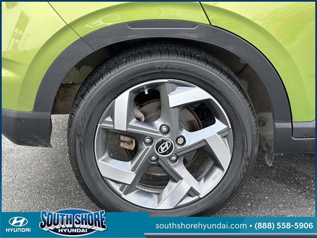 Certified 2022 Hyundai Venue SEL image 6