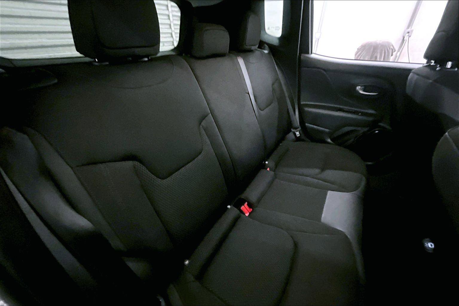 Used 2018 Jeep Renegade Altitude image 26