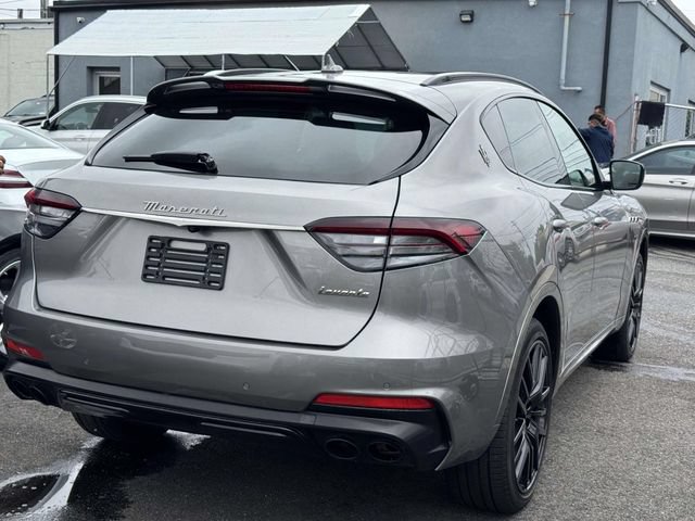 Used 2022 Maserati Levante GT AWD/4WD image 9