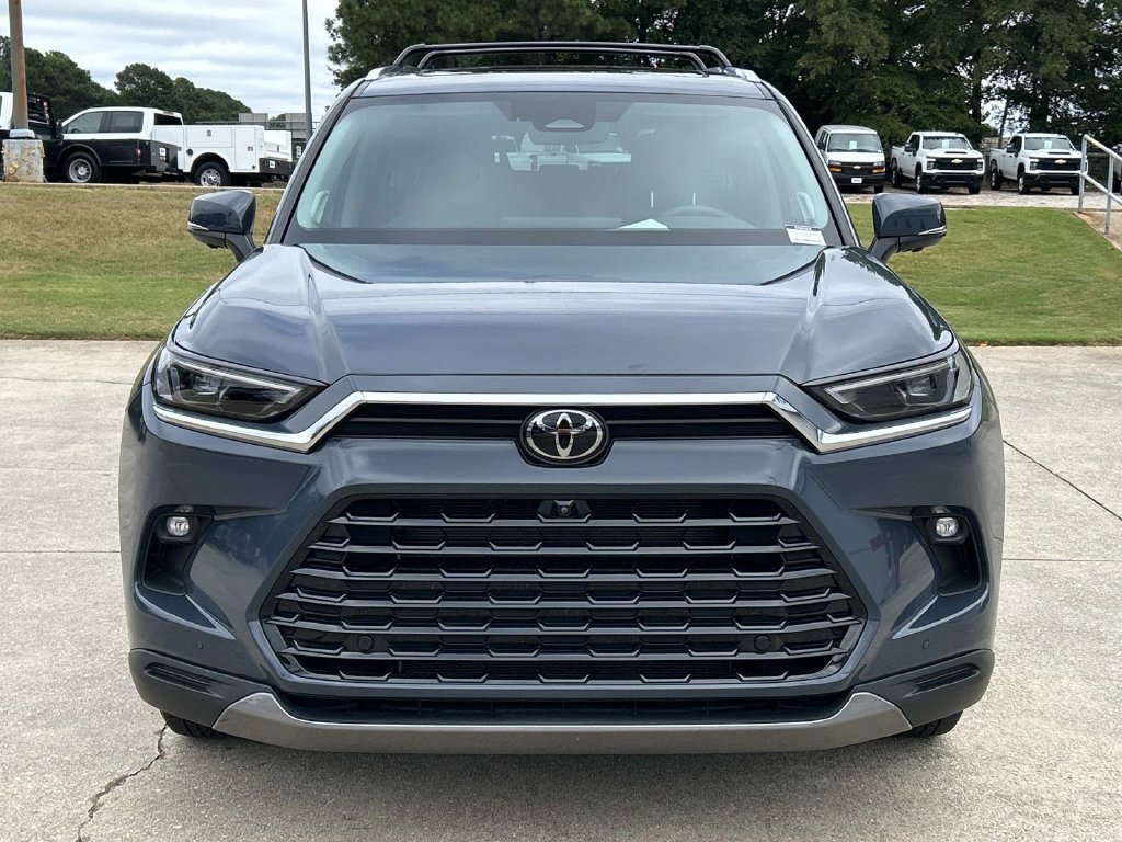 Used 2025 Toyota Grand Highlander AWD image 6