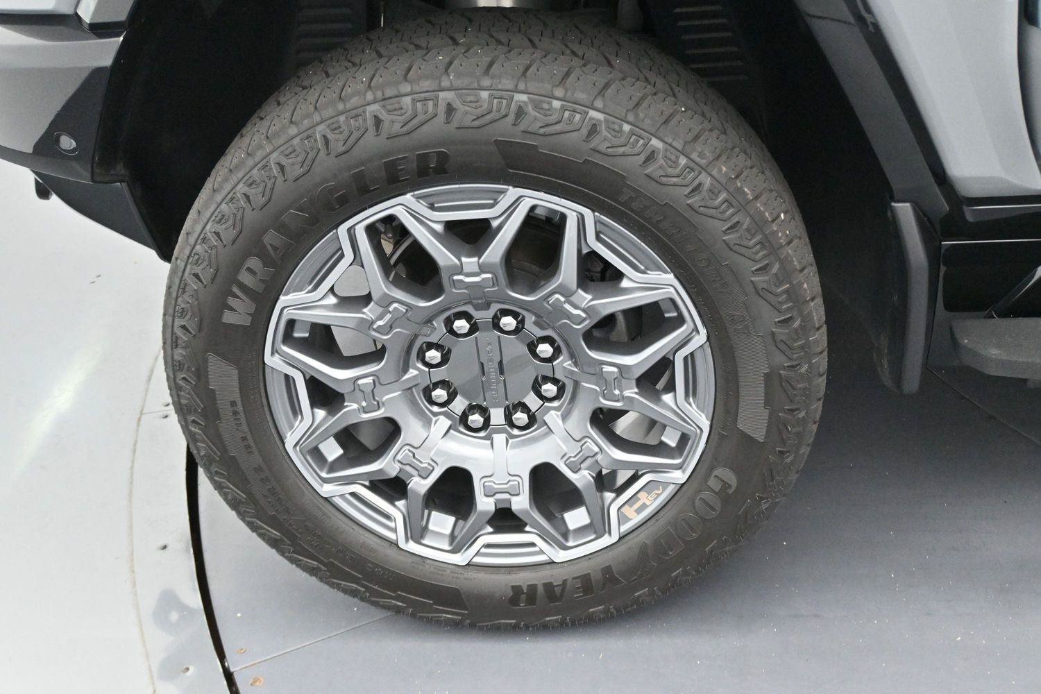 Used 2024 GMC Hummer EV 3X AWD/4WD image 42
