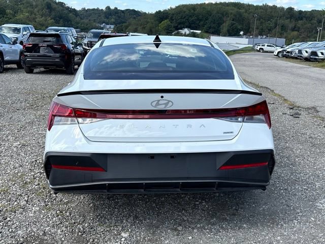 Used 2025 Hyundai Elantra SEL FWD image 4