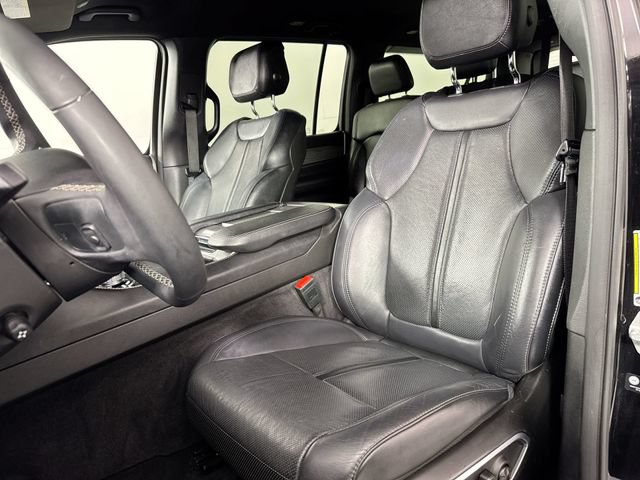 Used 2024 Jeep Wagoneer L Series II w/ Flexible Seating Group AWD/4WD image 18
