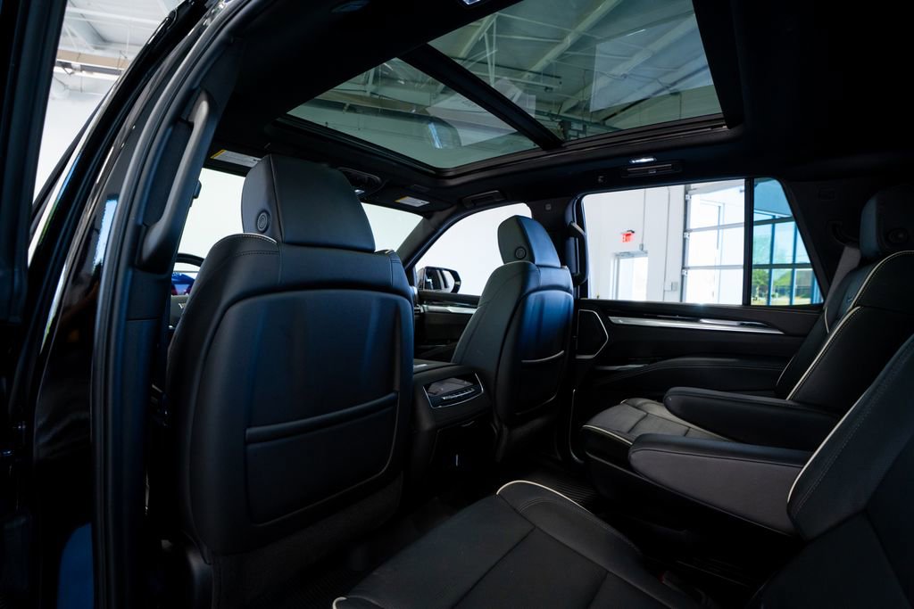 Used 2025 Cadillac Escalade Sport w/ LPO, ONYX Package image 44