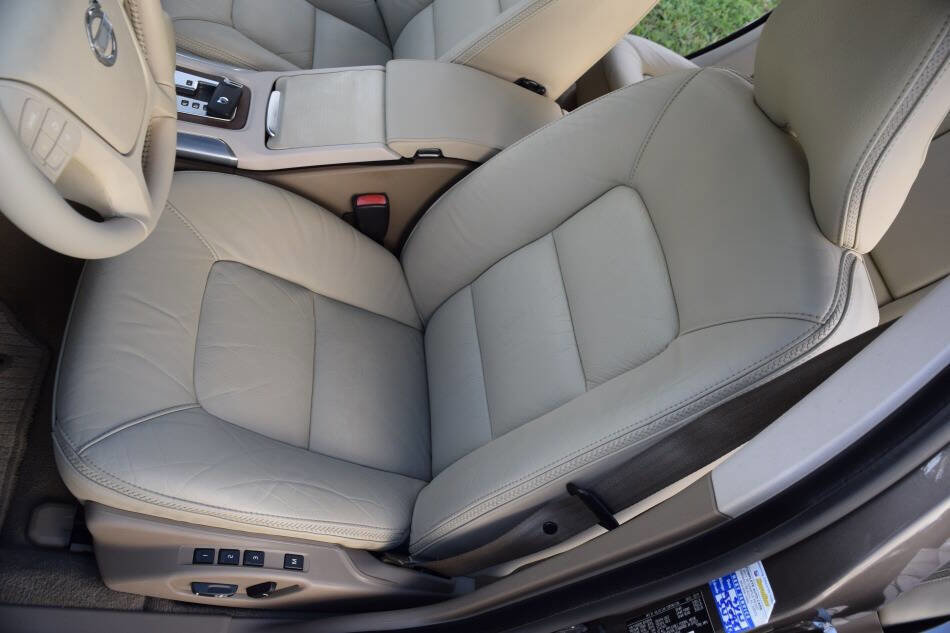 Used 2011 Volvo XC70 3.2 w/ Premium Pkg image 36