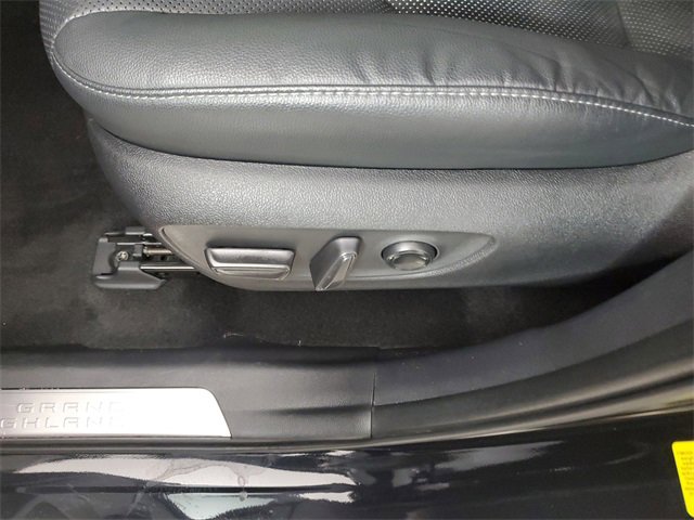 Used 2024 Toyota Grand Highlander AWD Hybrid image 23