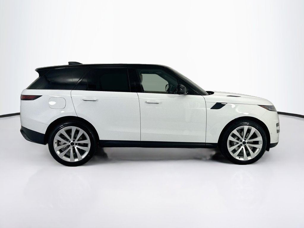 New 2027 Land Rover Range Rover Sport SE AWD/4WD image 4
