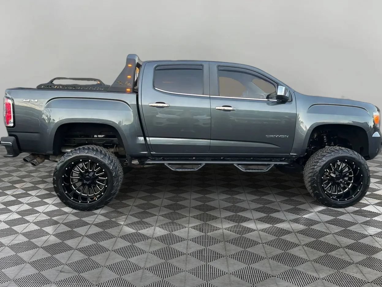 Used 2016 GMC Canyon SLT w/ Driver Alert Package AWD/4WD image 4