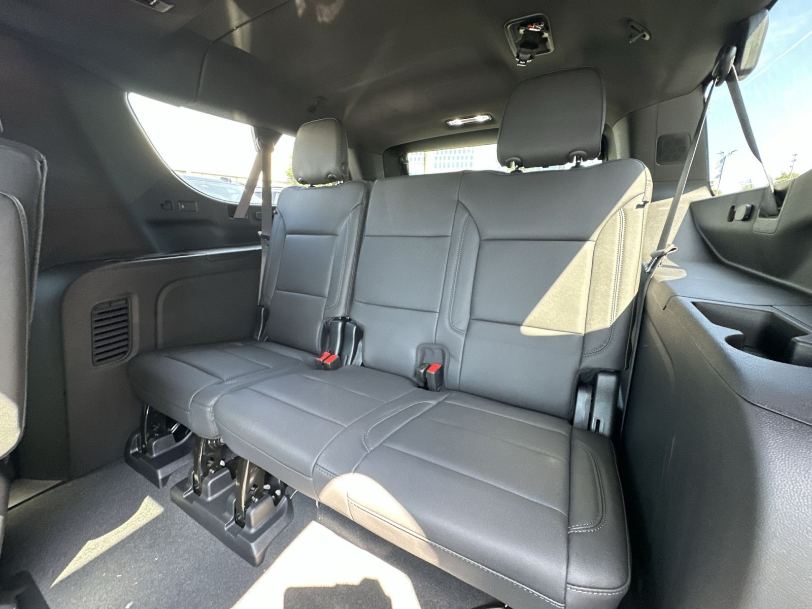 New 2026 Chevrolet Suburban LT w/ Advanced Technology Package AWD/4WD image 26