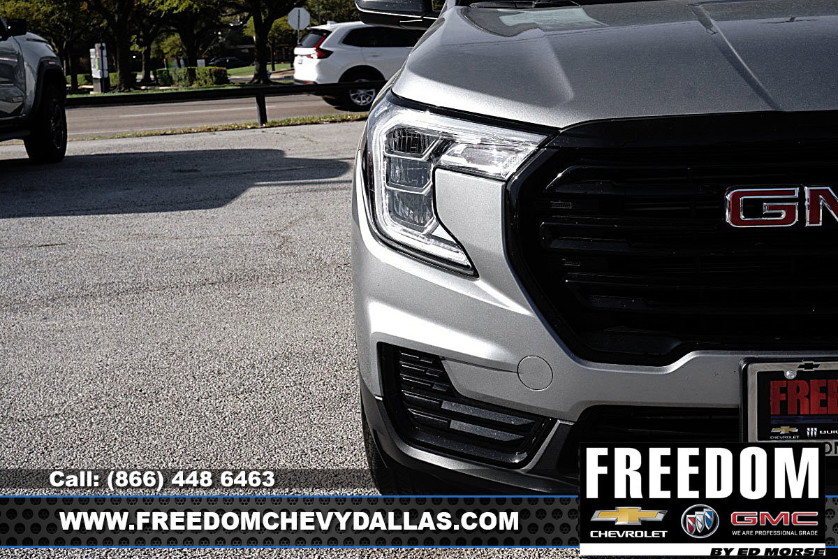 Used 2024 GMC Terrain SLE w/ Driver Convenience Package image 42