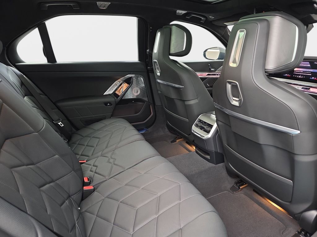 New 2026 BMW 740i xDrive w/ Executive Package image 11