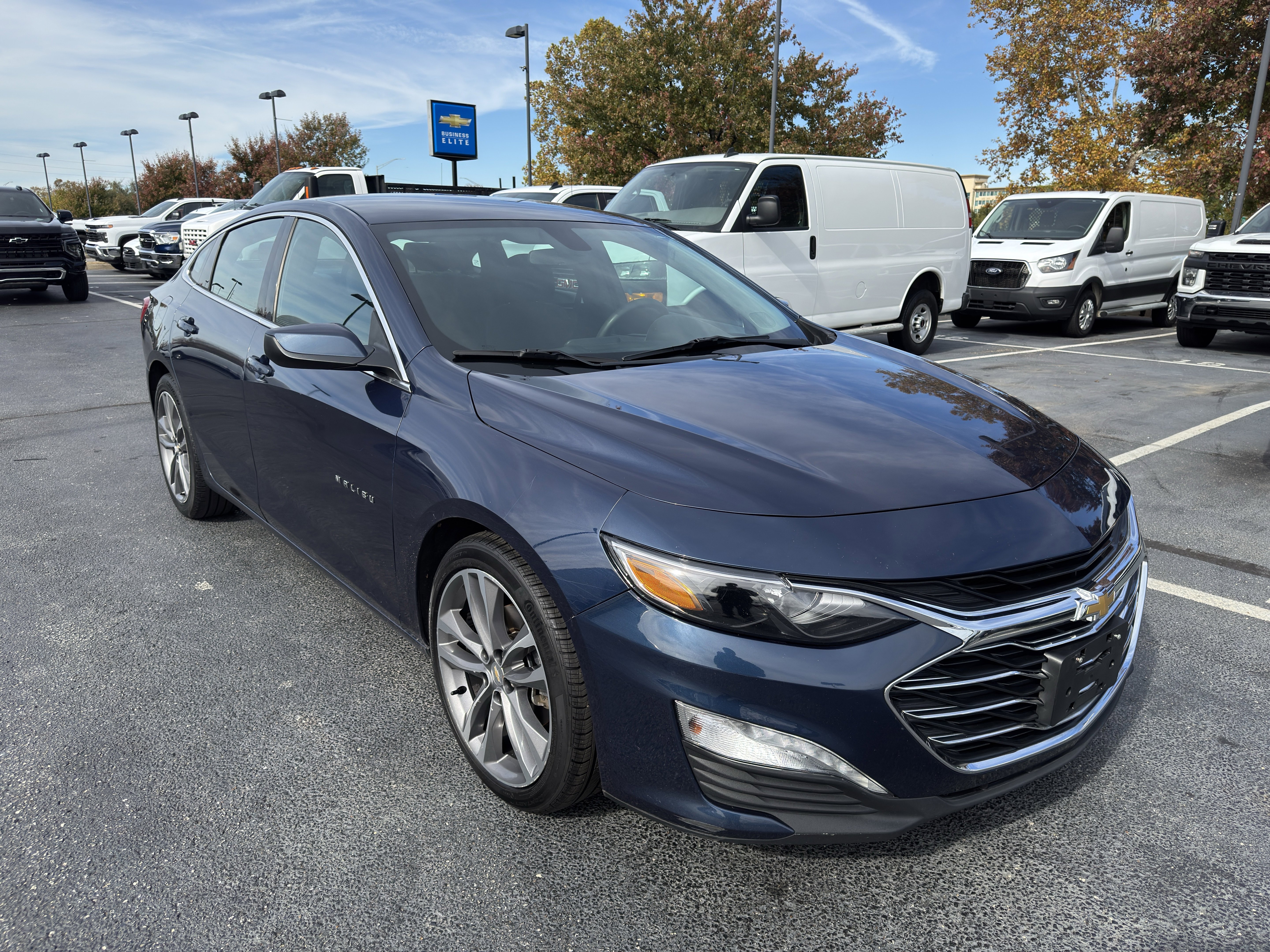Used 2022 Chevrolet Malibu LT image 2