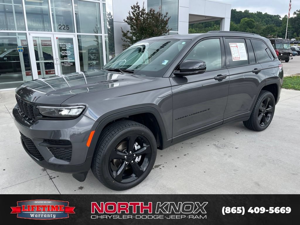 Used 2025 Jeep Grand Cherokee Altitude AWD/4WD video 1