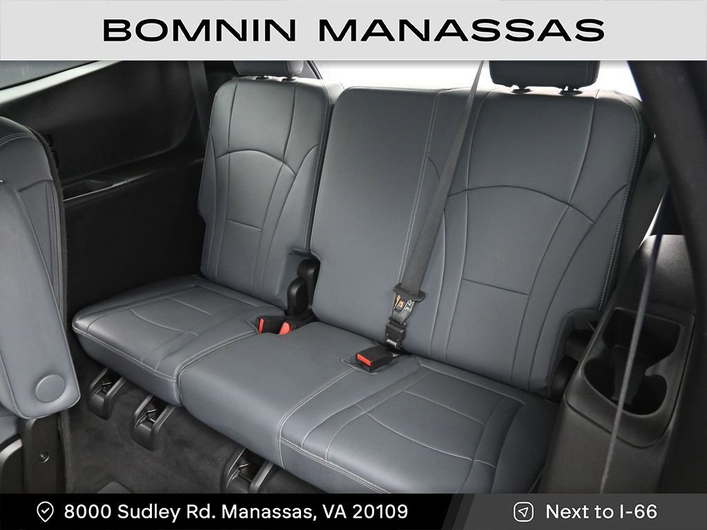 Used 2023 Buick Enclave Essence image 16