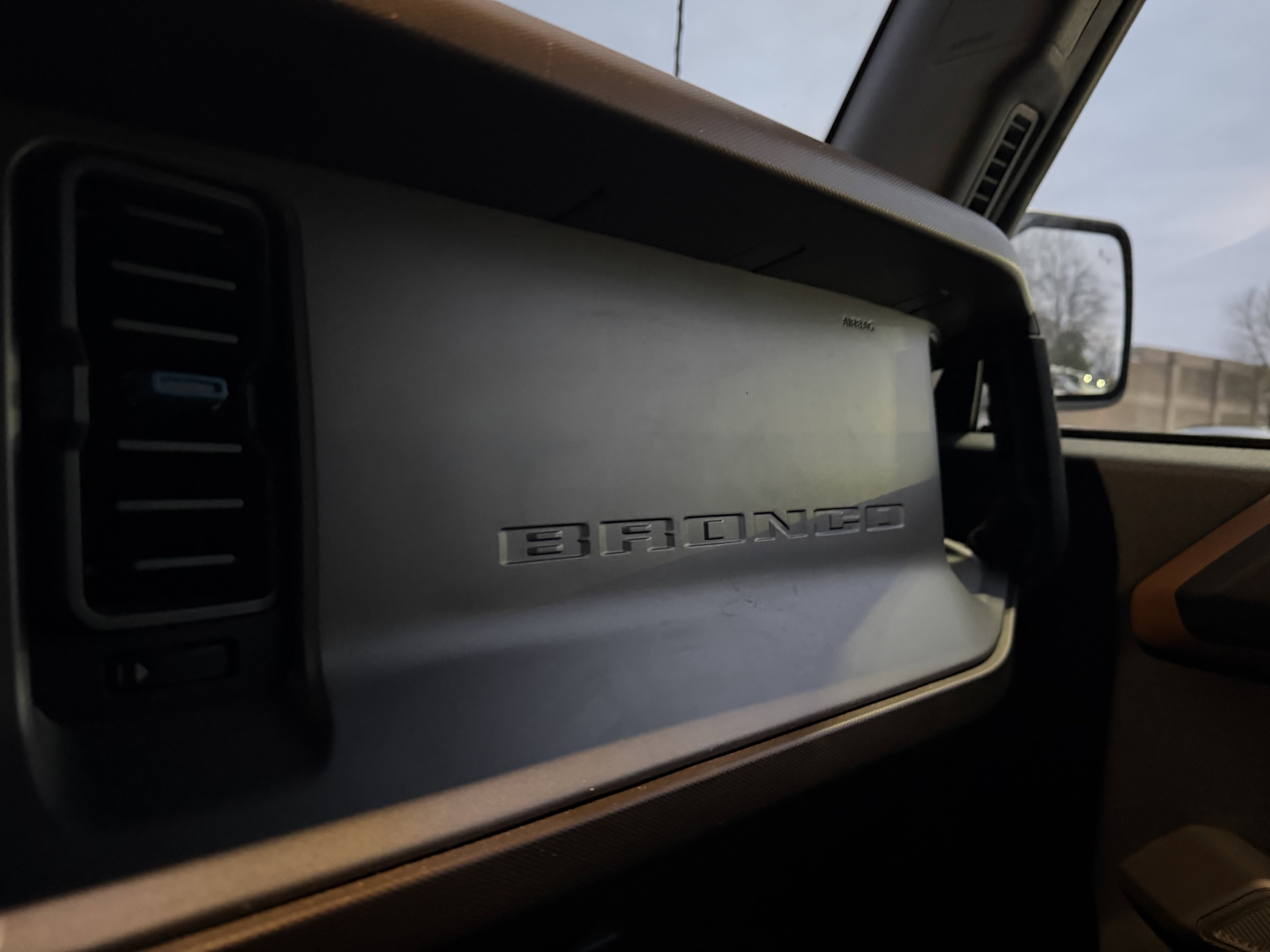 Used 2023 Ford Bronco Outer Banks image 6