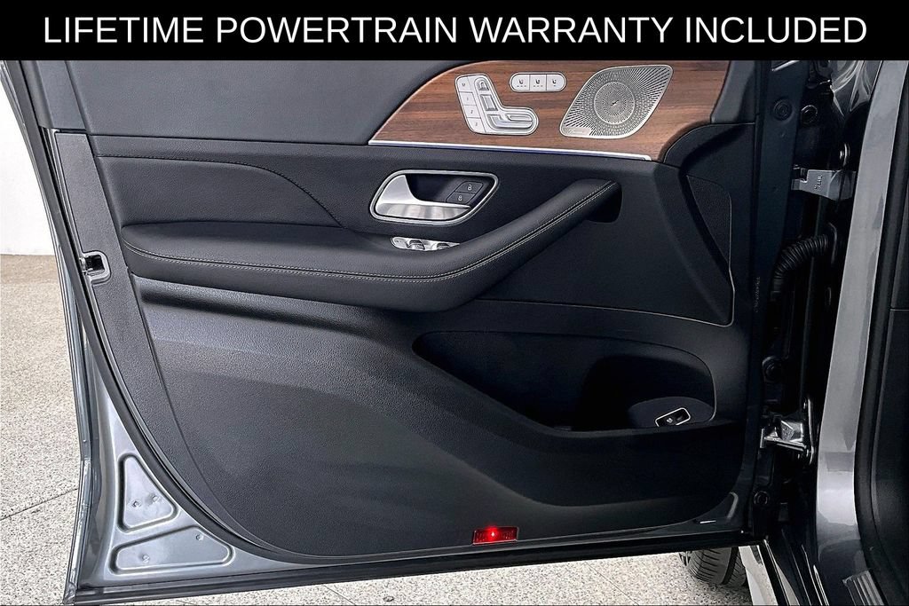 Used 2025 Mercedes-Benz GLS 450 4MATIC w/ AMG Line Exterior image 23