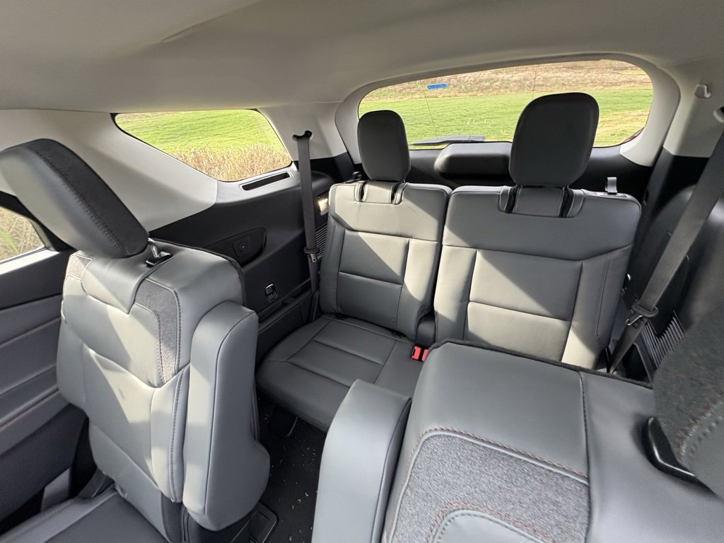 New 2026 Ford Explorer Active w/ Active Comfort Package image 31