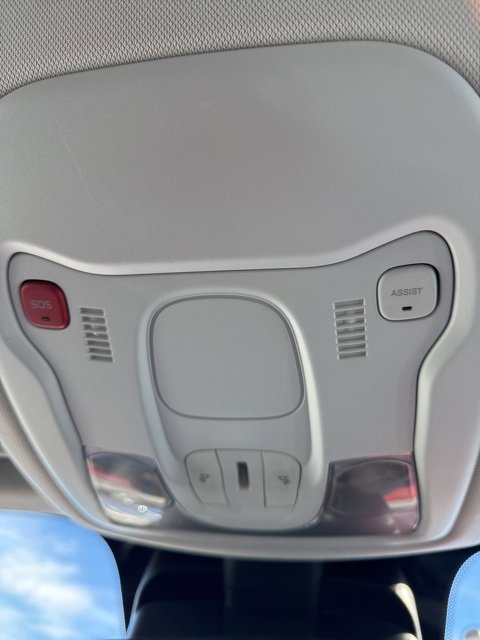 Used 2023 Jeep Renegade Latitude image 34