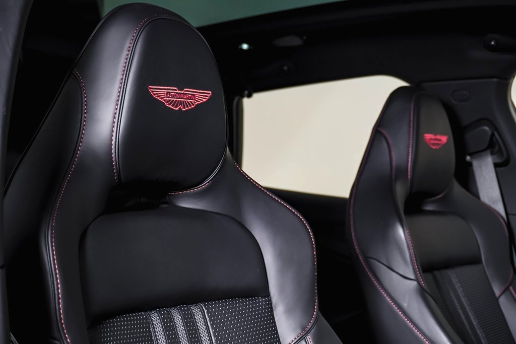 Used 2025 Aston Martin DBX 707 image 22