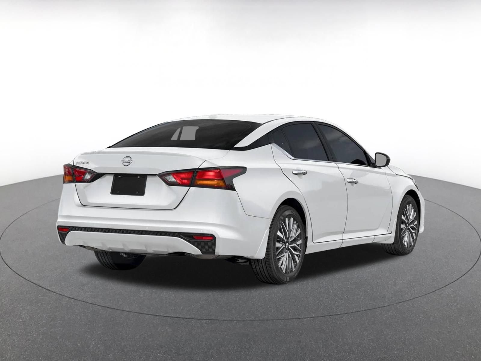 Used 2026 Nissan Altima 2.5 SV FWD image 2