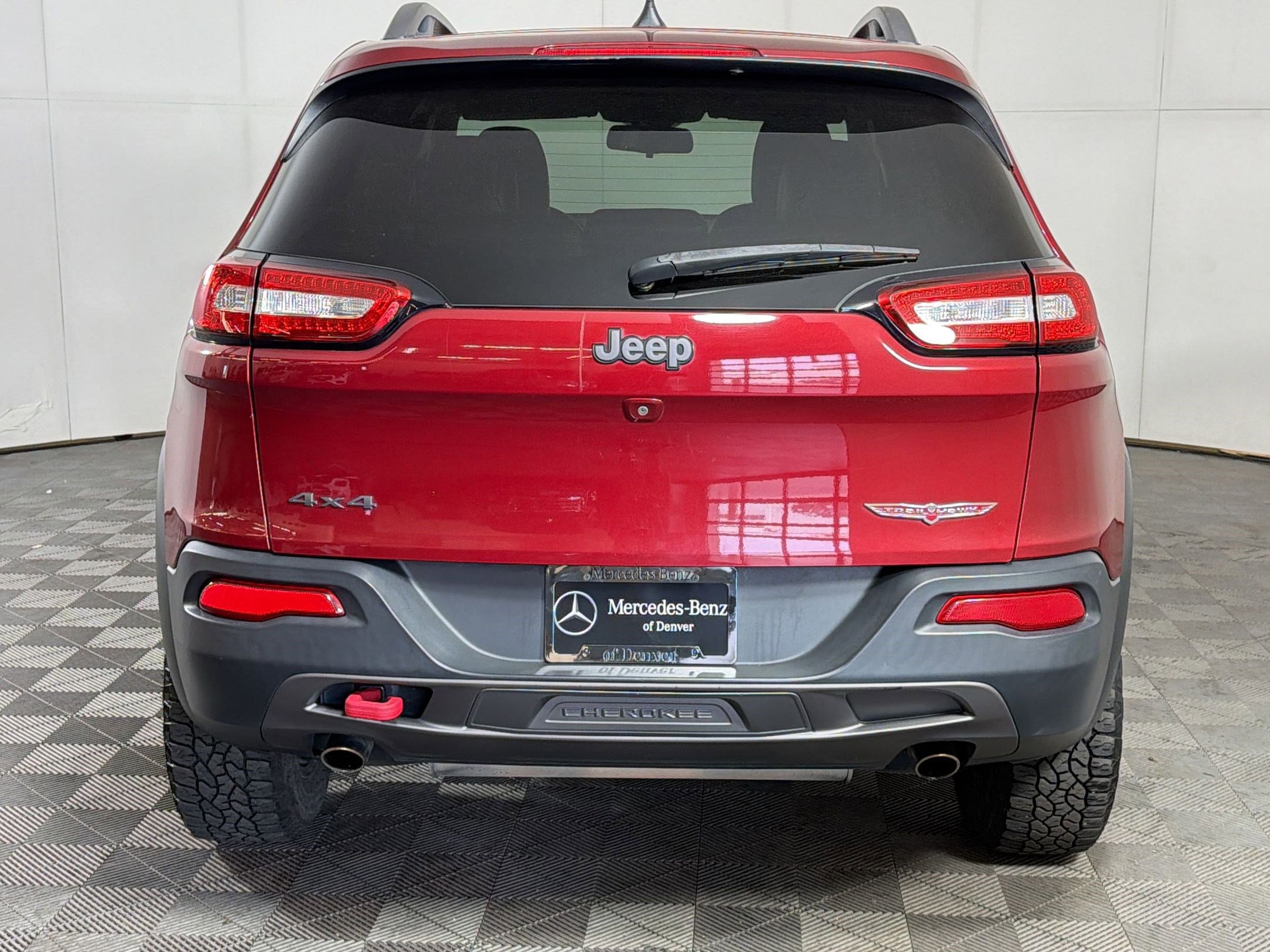 Used 2016 Jeep Cherokee Trailhawk w/ Cold Weather Group image 10
