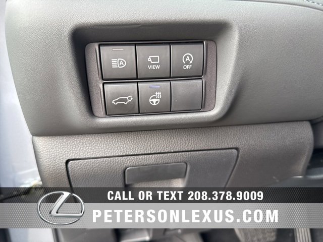 Used 2024 Toyota Highlander Platinum image 26