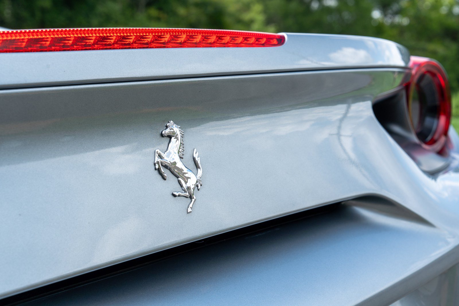 Used 2019 Ferrari 488 Spider RWD image 18