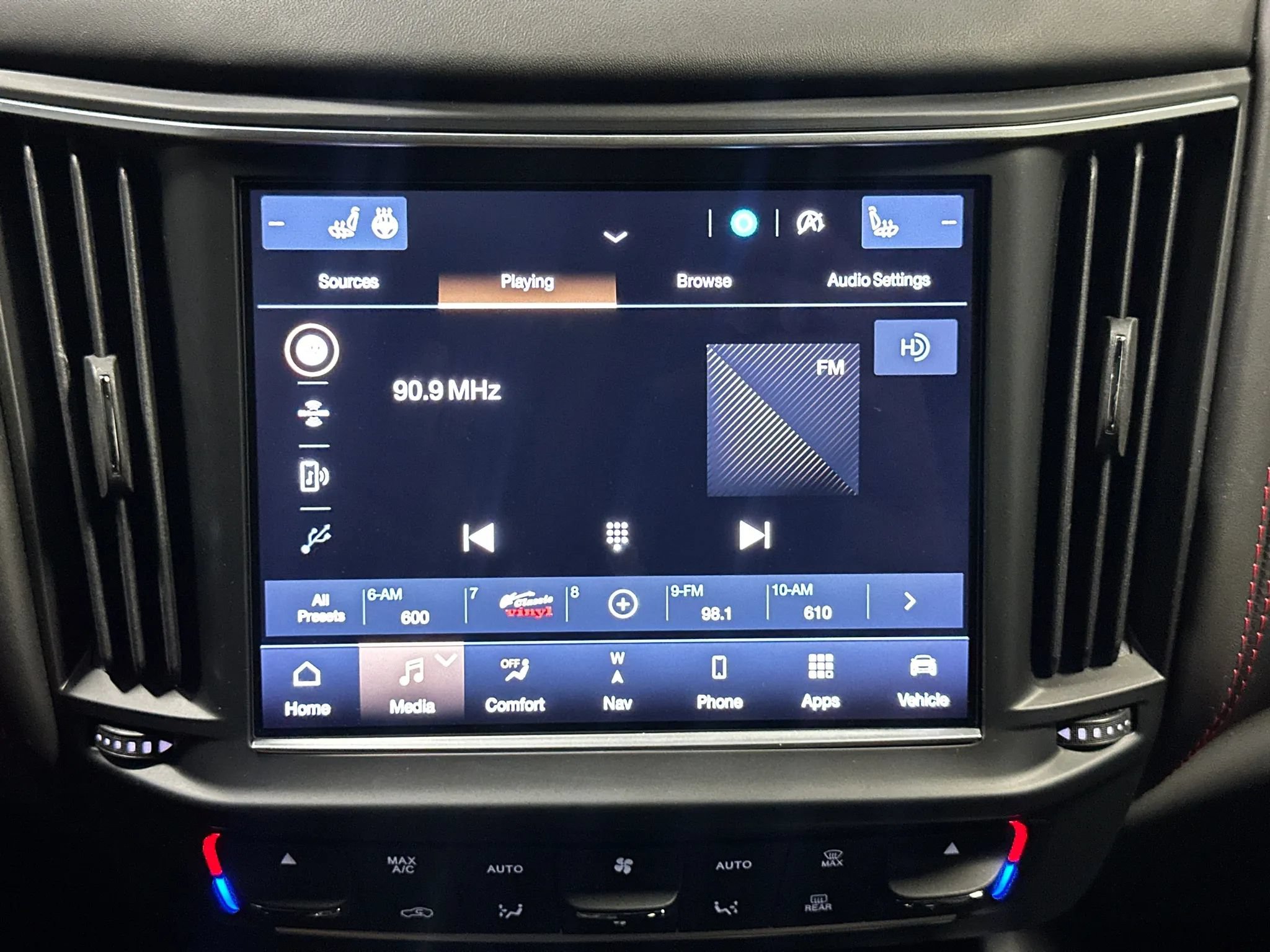 Used 2024 Maserati Levante GT Ultima AWD/4WD image 36