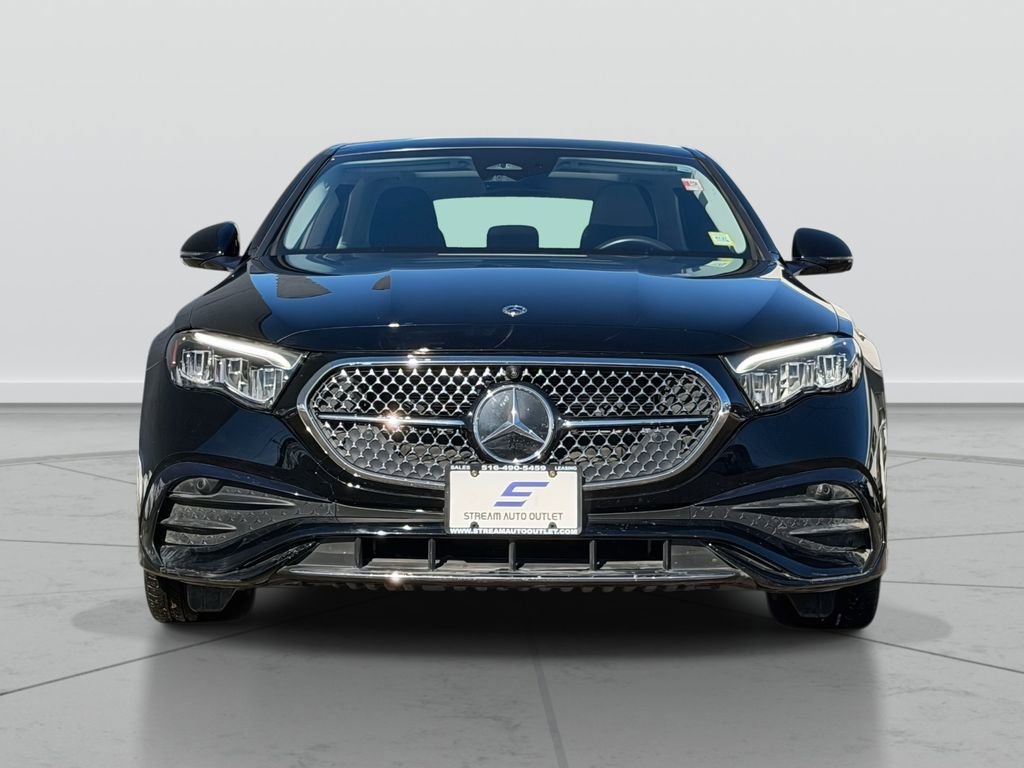 Used 2024 Mercedes-Benz E 350 4MATIC Sedan image 2