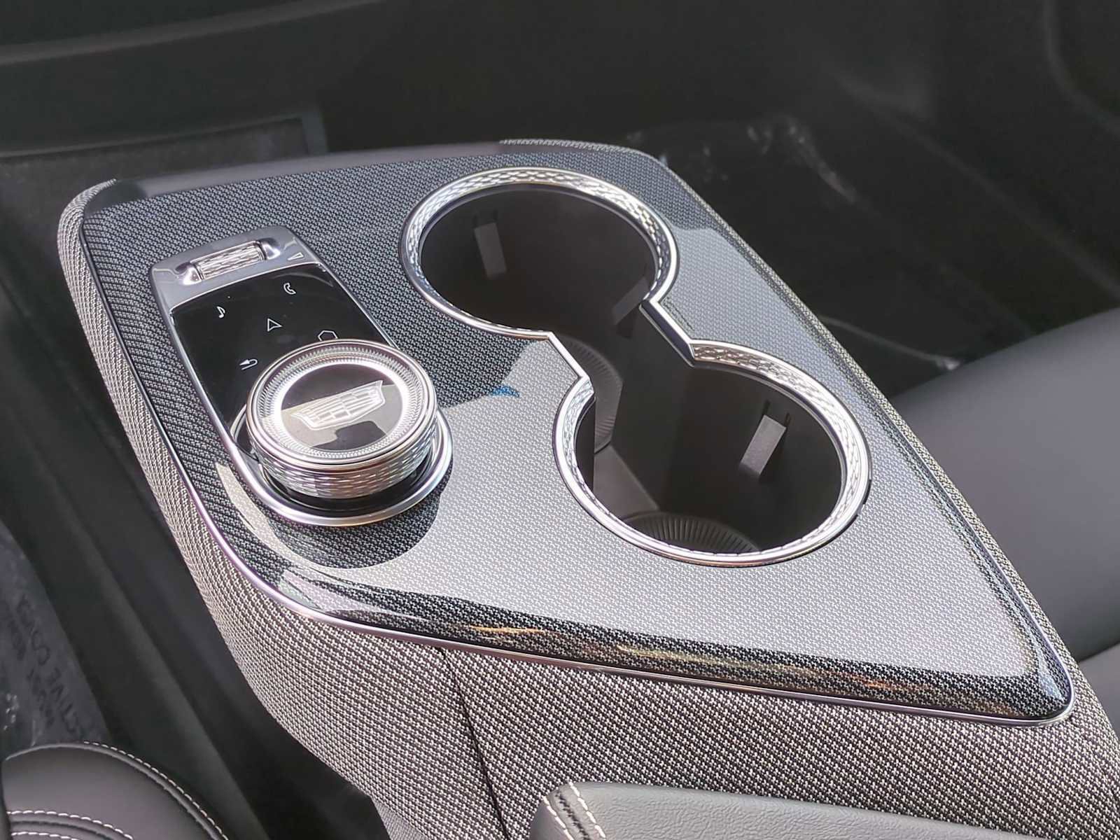 Used 2025 Cadillac Optiq Luxury 1 image 18