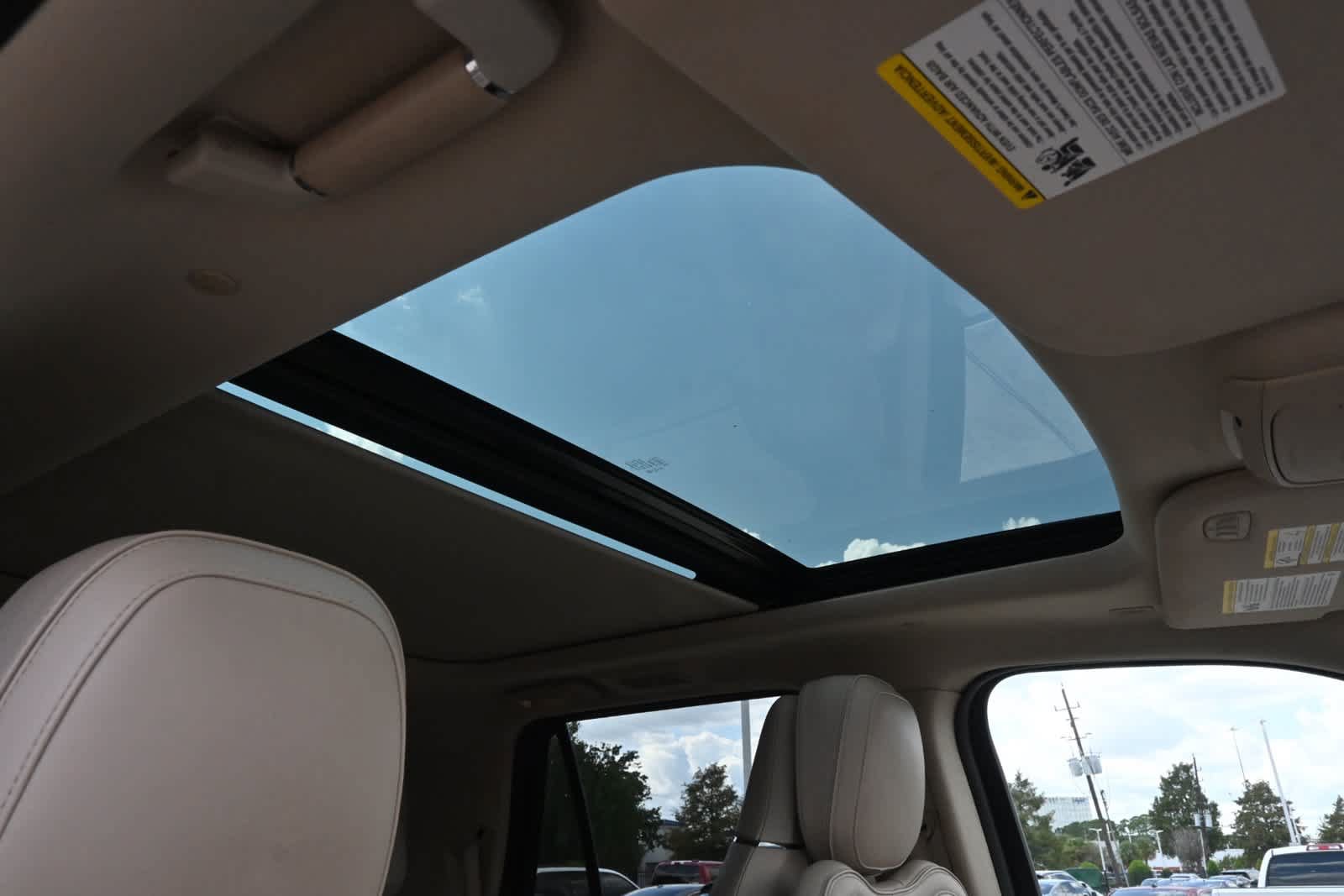Used 2018 Lincoln Navigator L Reserve w/ Technology Package AWD/4WD image 18