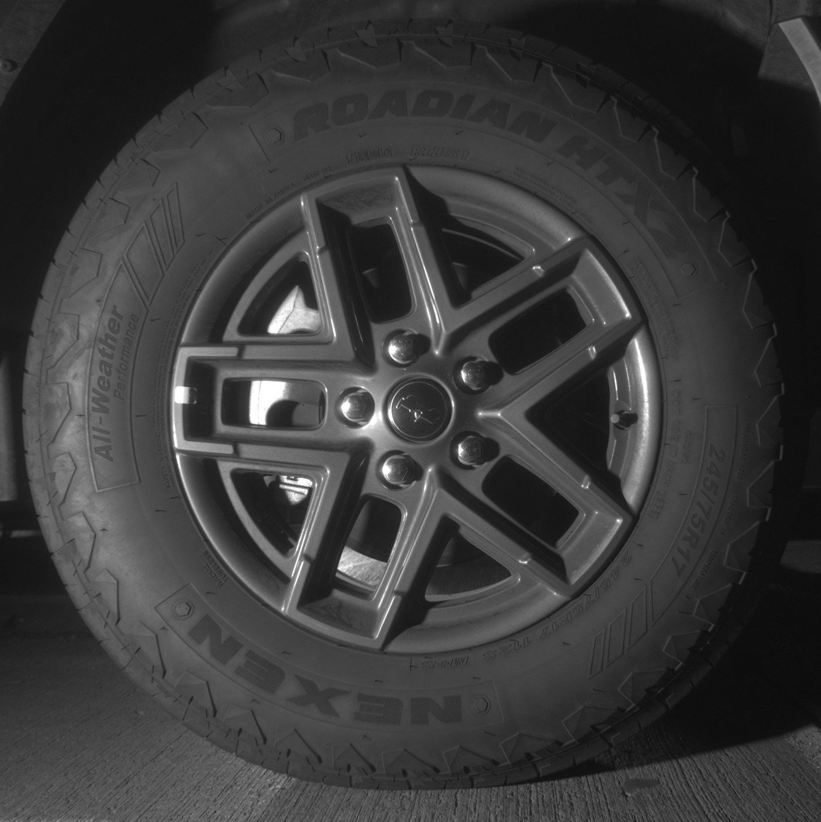 Used 2025 Jeep Wrangler Sport S image 13