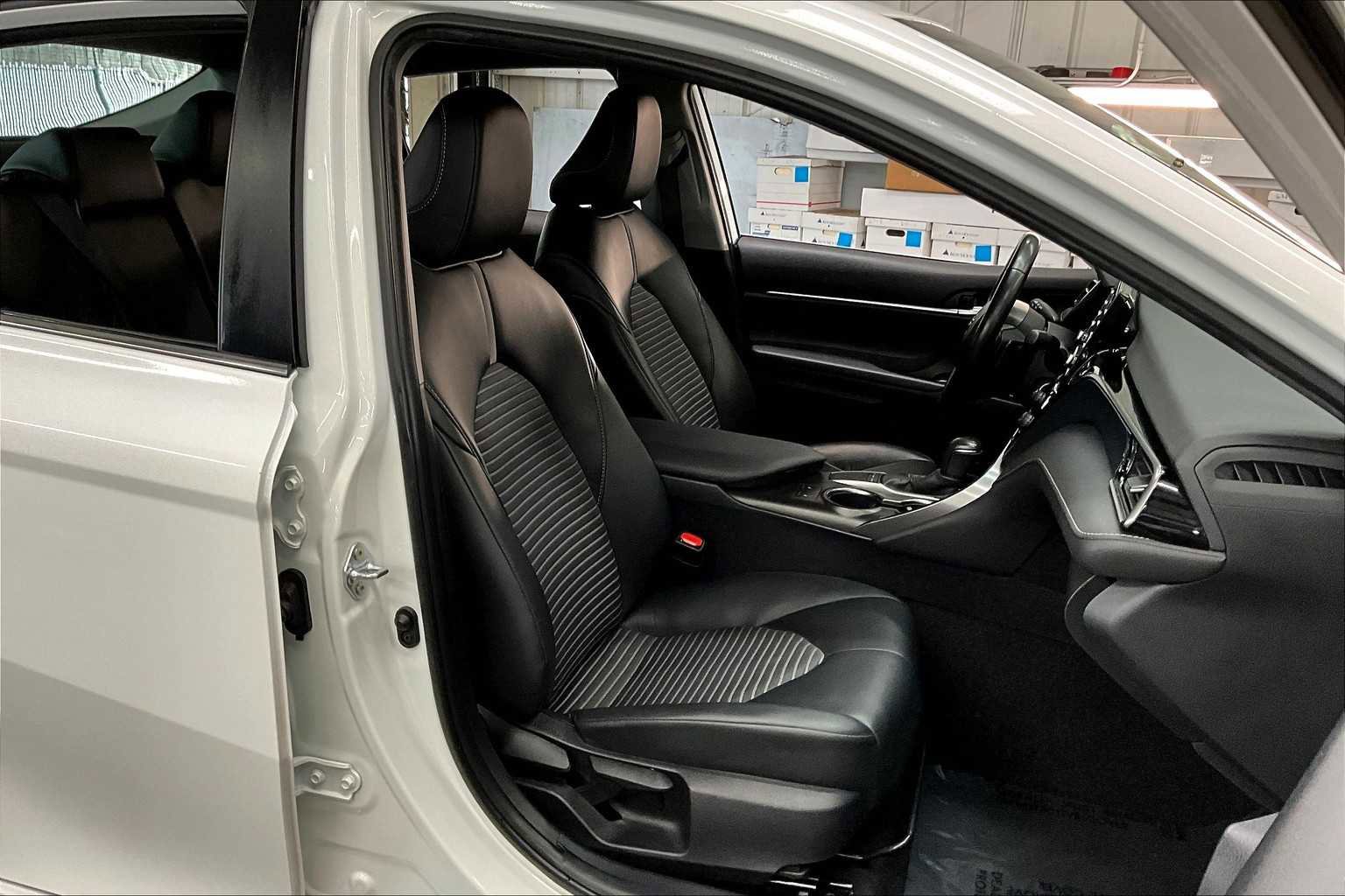 Used 2024 Toyota Camry SE w/ Cold Weather Package image 10