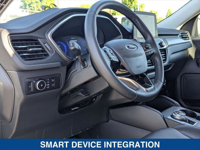 Used 2022 Ford Escape Titanium w/ Class II Trailer Tow Package image 12