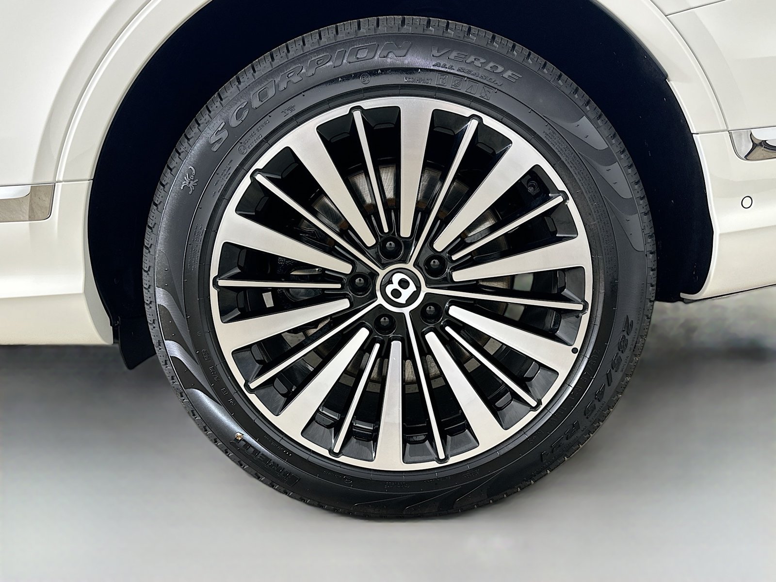 New 2026 Bentley Bentayga AWD/4WD image 55