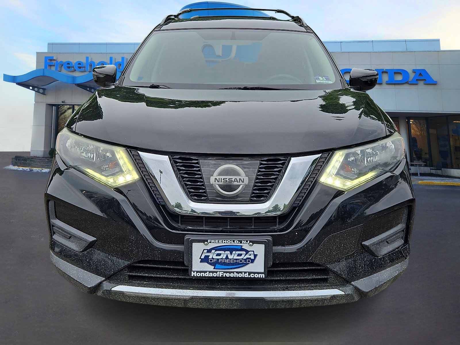 Used 2017 Nissan Rogue SV w/ Midnight Edition AWD/4WD image 2