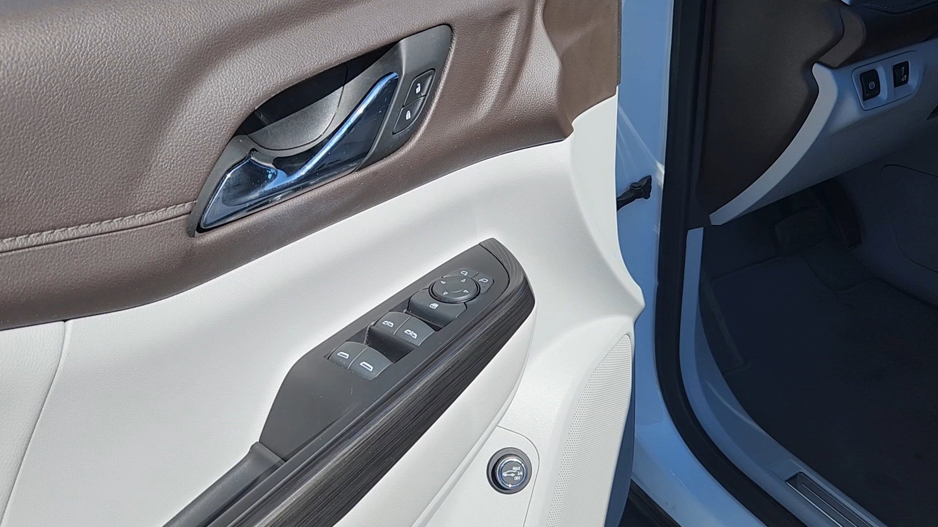 Used 2023 GMC Acadia SLT image 7