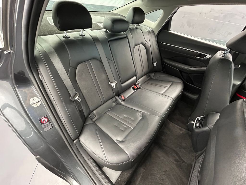 Used 2023 Hyundai Sonata Limited w/ Preferred Accessory Package FWD image 26