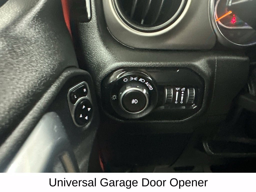 Used 2020 Jeep Wrangler Sport AWD/4WD image 33